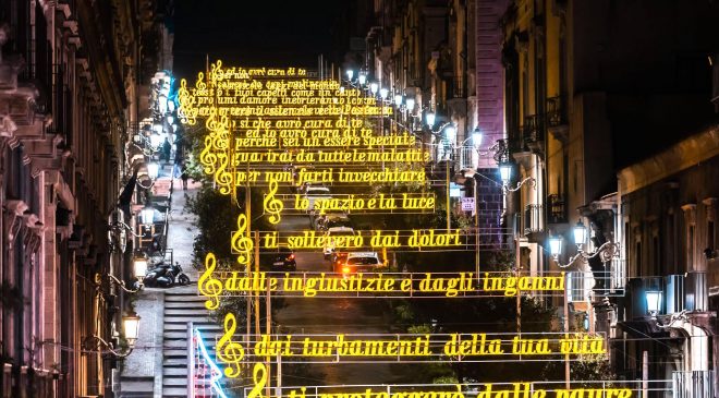 Natale 2025, pedonalizzazione di via Sangiuliano per una mobilità sostenibile e sicura